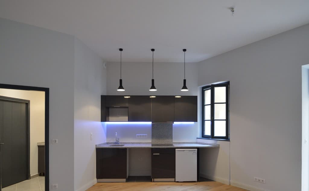 Aménagement intérieur d'une cuisine moderne