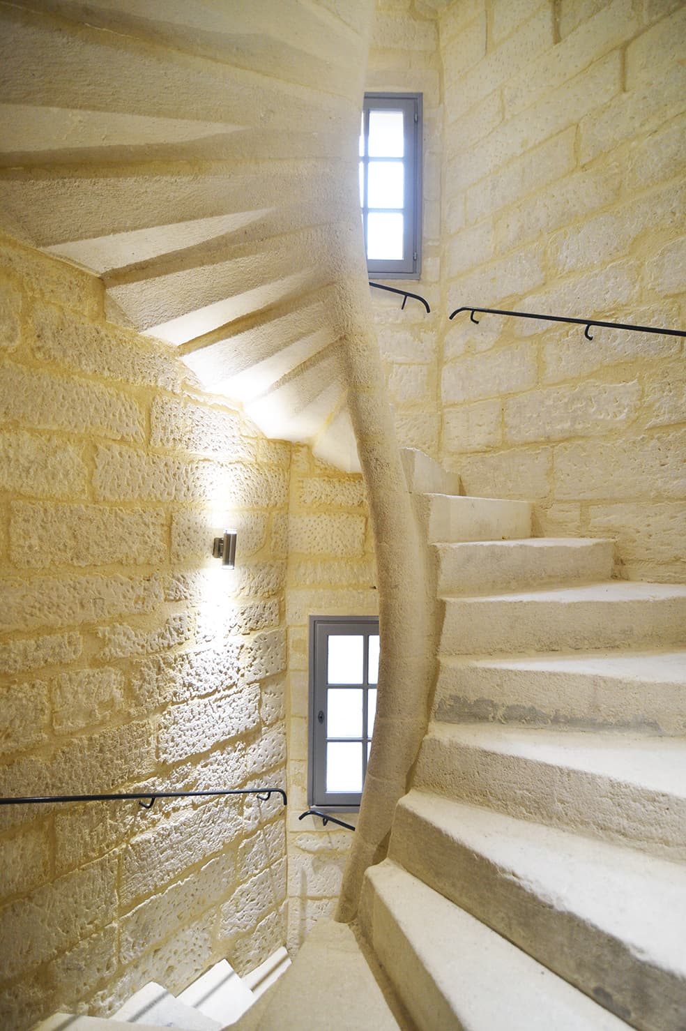 UZES - 5 place aux Herbes